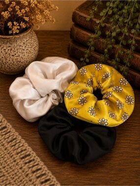 Hair Ties Scrunchies Black White Yellow Floral‎